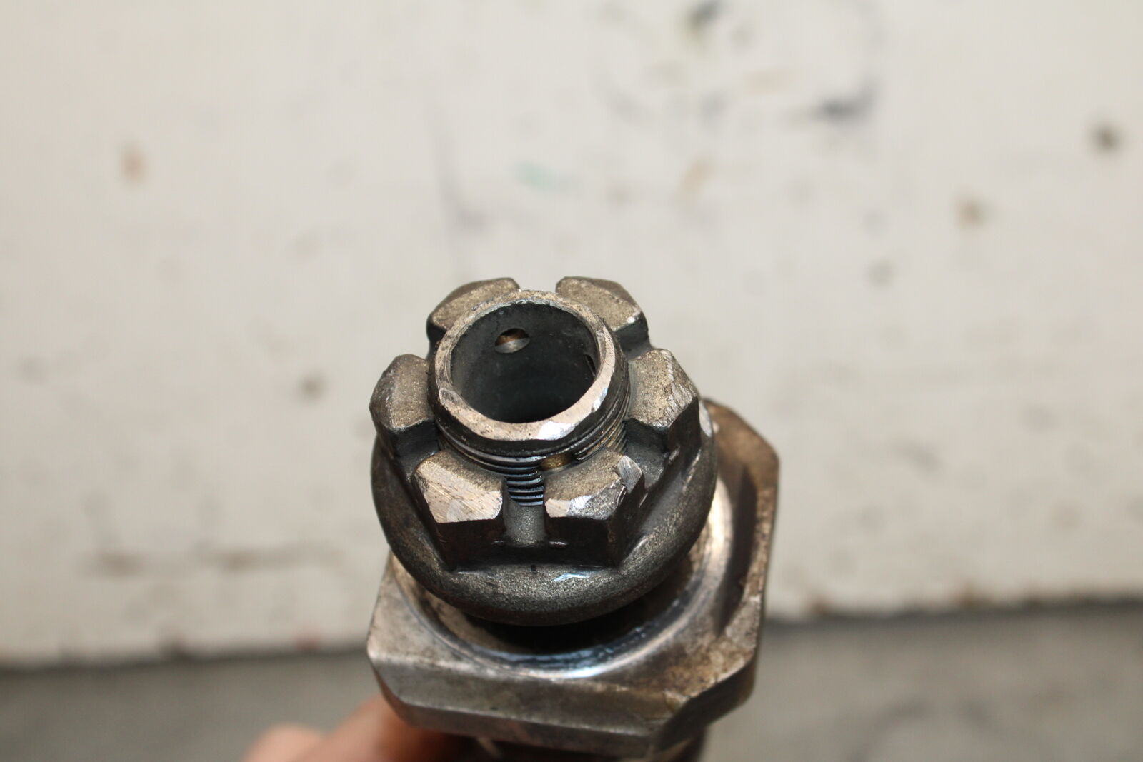 06-07 SUZUKI GSXR 600 REAR AXLE BACK WHEEL RIM PIVOT BOLT AXEL BB737