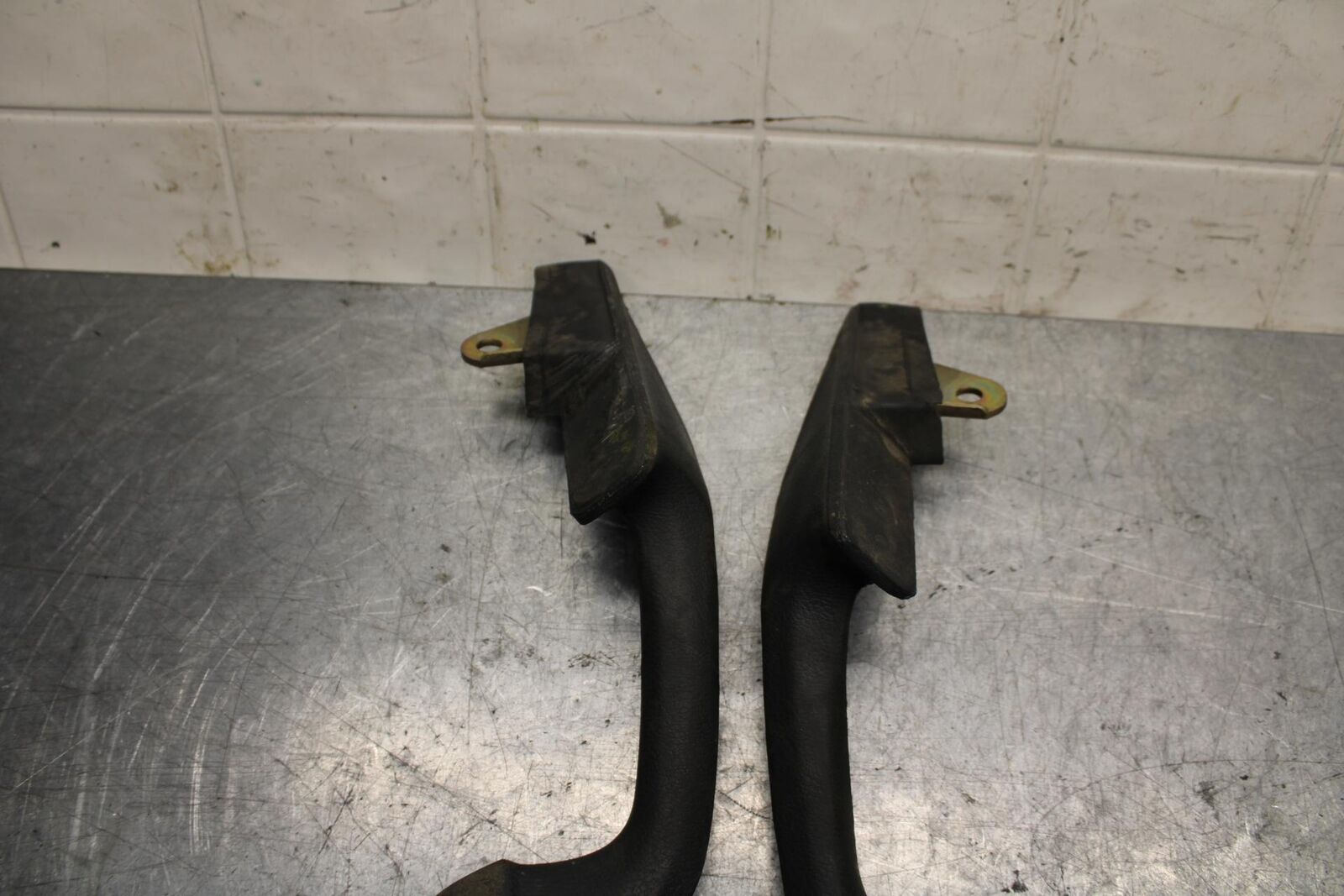 2001 Honda ST1100 PASSENGER REAR SEAT GRAB BAR HANDLE SET BB77