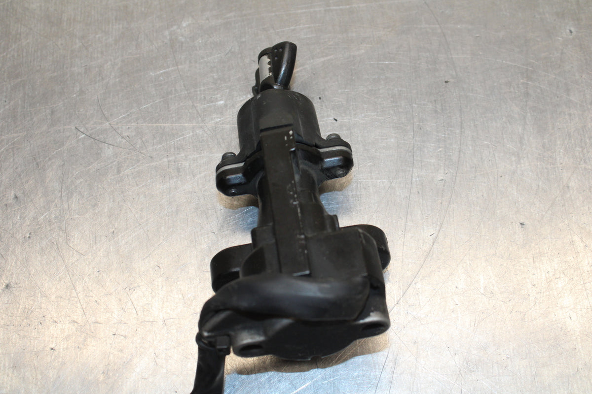 09 SUZUKI GSXR600 IGNITION LOCK KEY SET W/ GAS CAP BB759