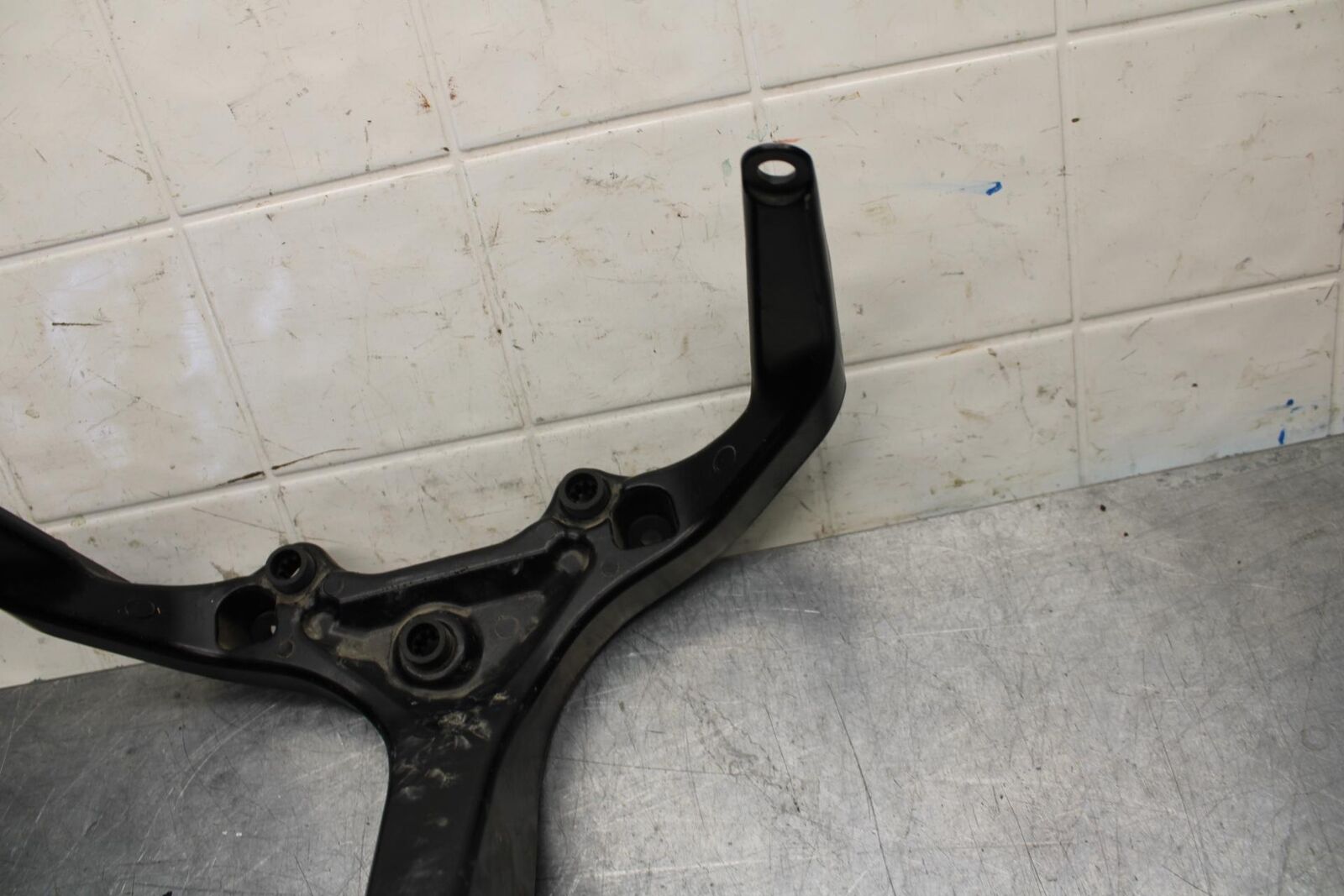06-07 HONDA CBR1000RR UPPER  MIRROR GAUGES STAY BRACKET 64501-MEL-010 BB75