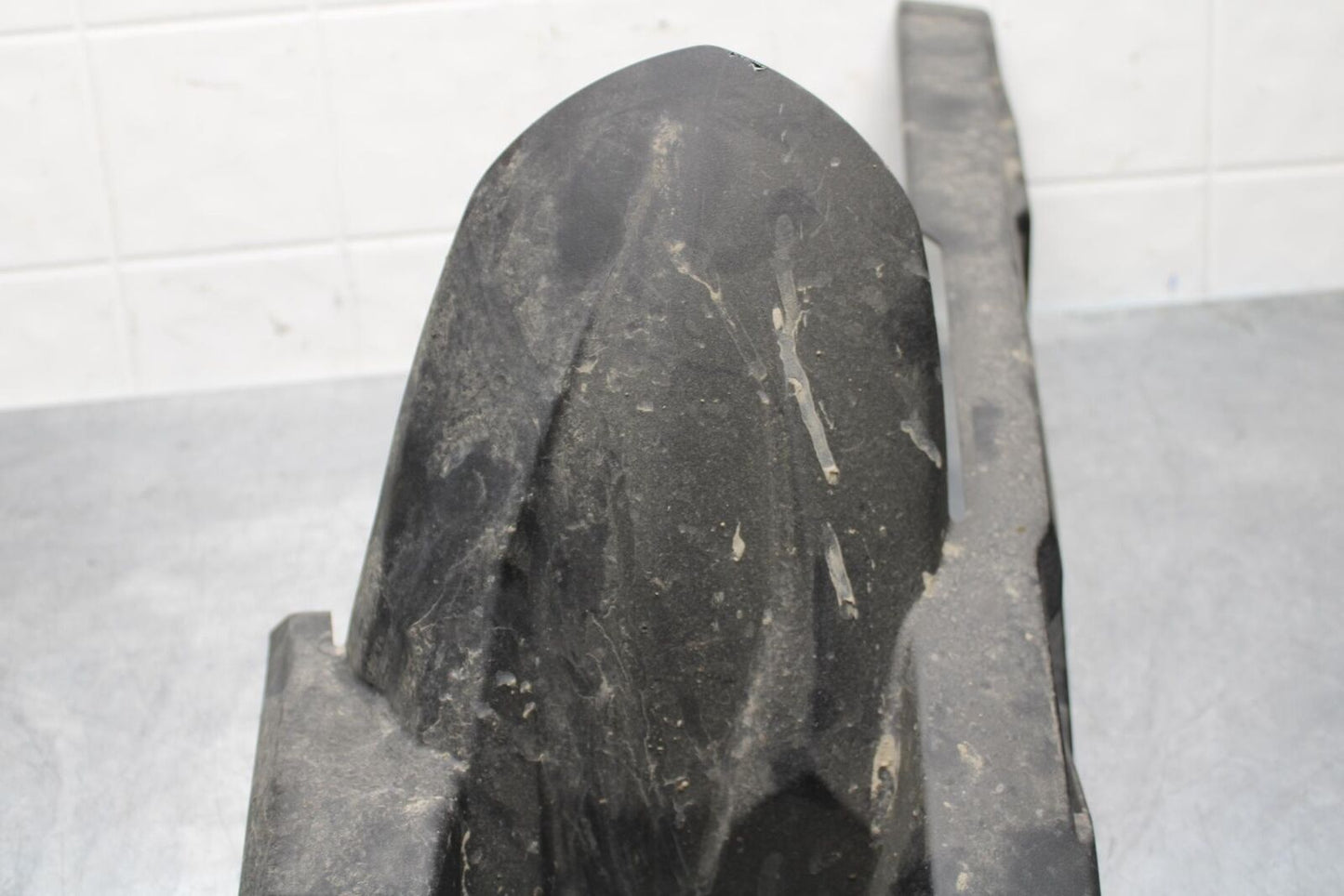 20 KAWASAKI Z400 ER400 ABS REAR BACK DRIVE CHAIN GUARD COVER SHIELD BB586