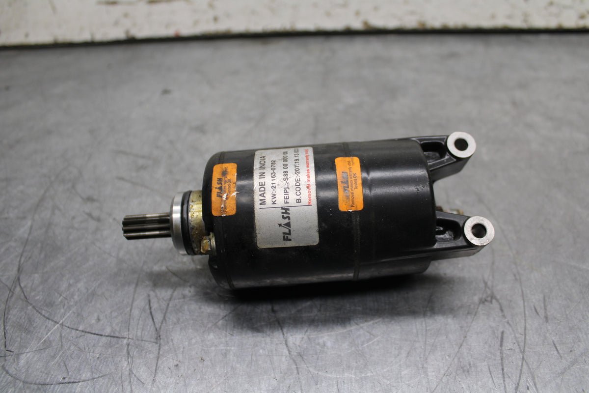 19-22 KAWASAKI Z400 ENGINE STARTING STARTER MOTOR -DC 12V BB738