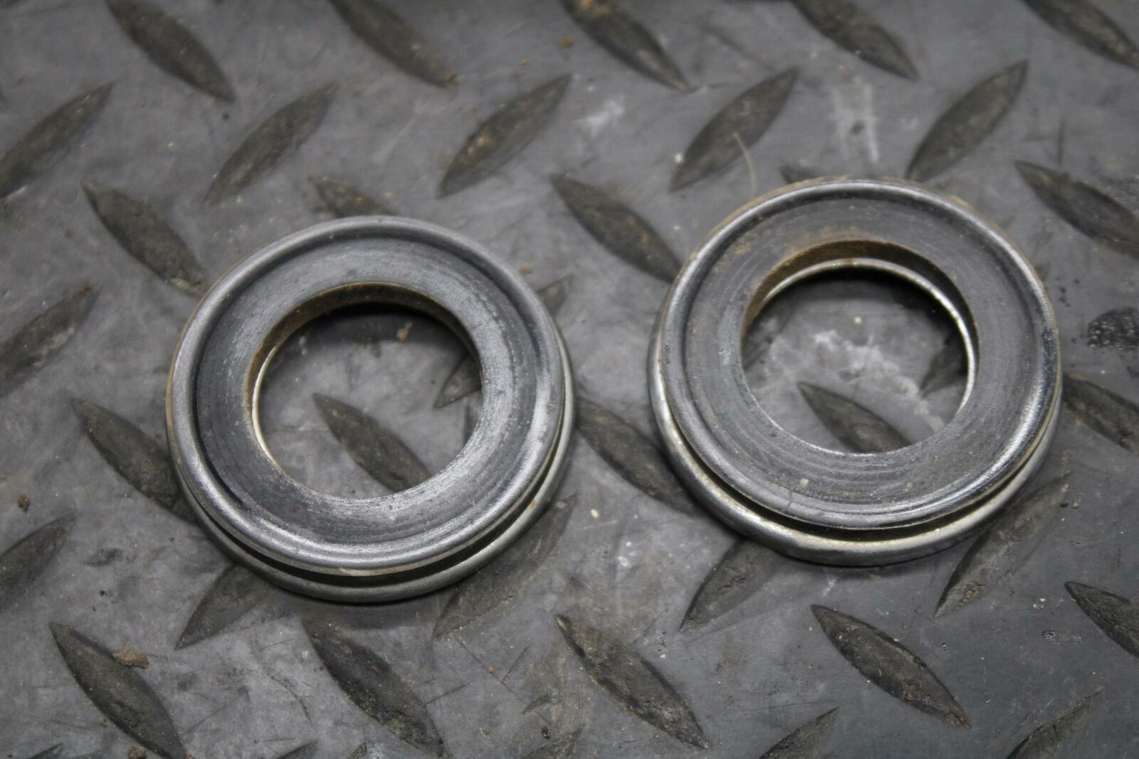 71 YAMAHA L5 RIGHT LEFT FRONT REFLECTORS FORKS SHOCKS BB230
