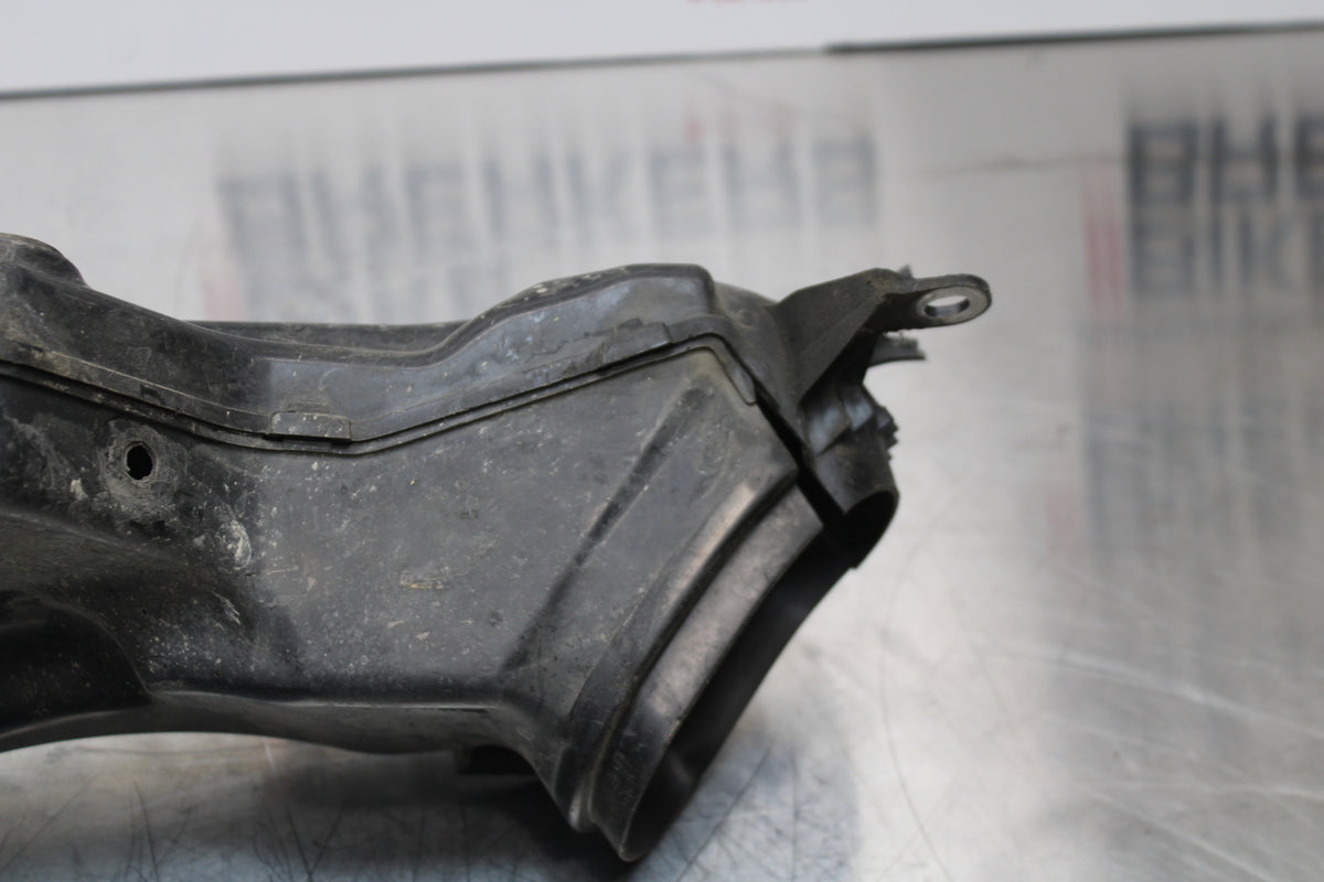 11 SUZUKI GSXR1000 RIGHT LEFT AIR INTAKE DUCTS BB142