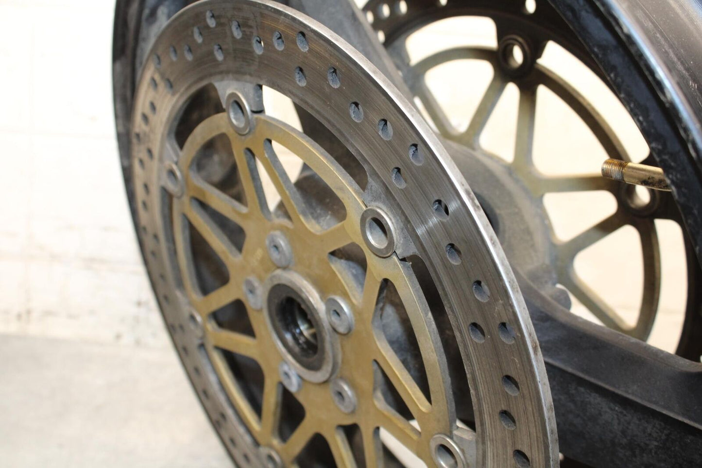 2000 Kawasaki Ninja ZX12R ZX1200A FRONT LEFT RIGHT BRAKE ROTORS AND WHEEL BB565