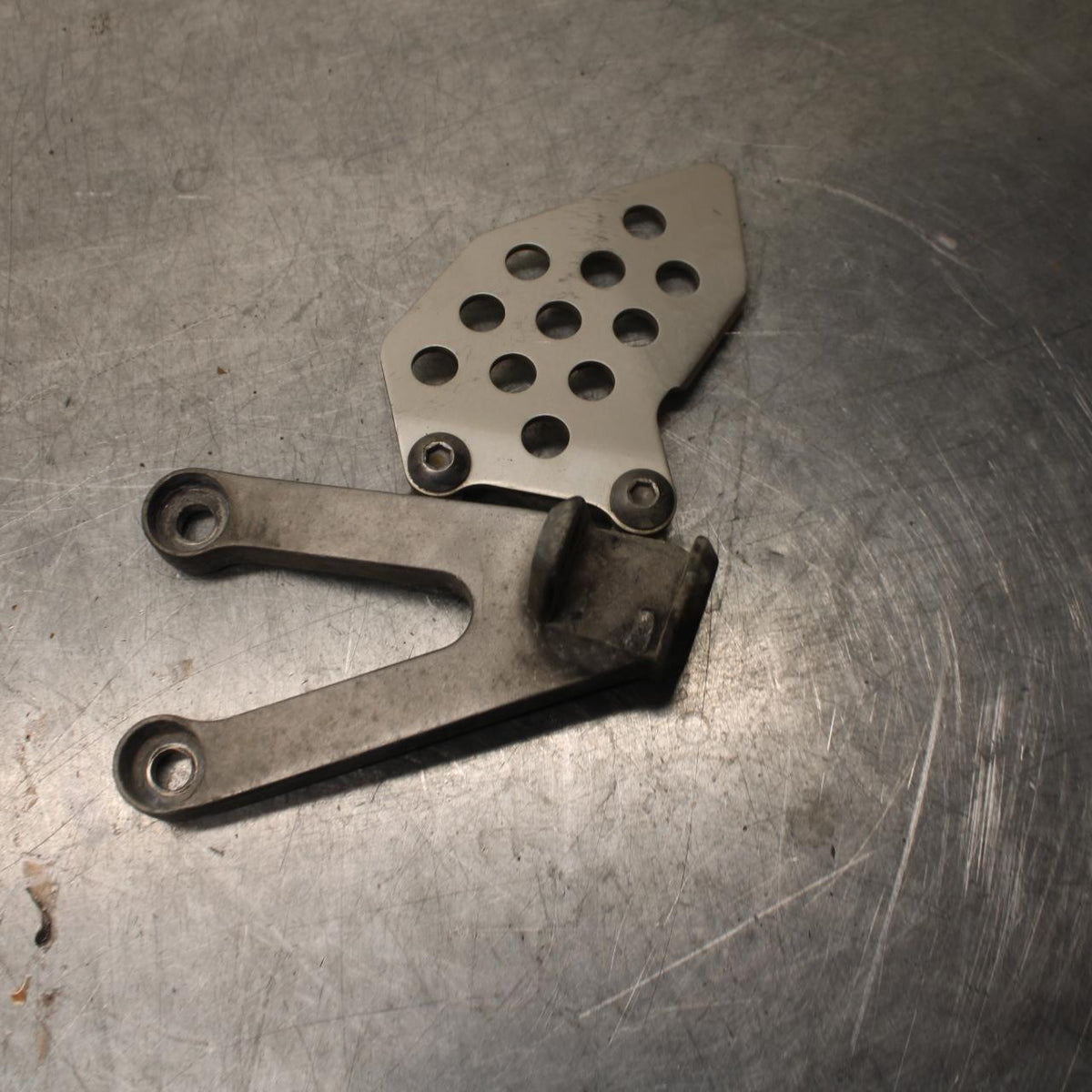 03-04 HONDA CBR600RR LEFT REARSET REAR SET DRIVER FOOT PEG BRACKET MOUNT BB614