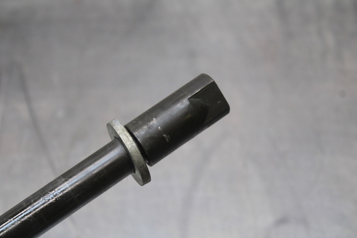 99-09 YAMAHA V STAR 1100 REAR AXLE BACK WHEEL RIM PIVOT BOLT AXEL BB853