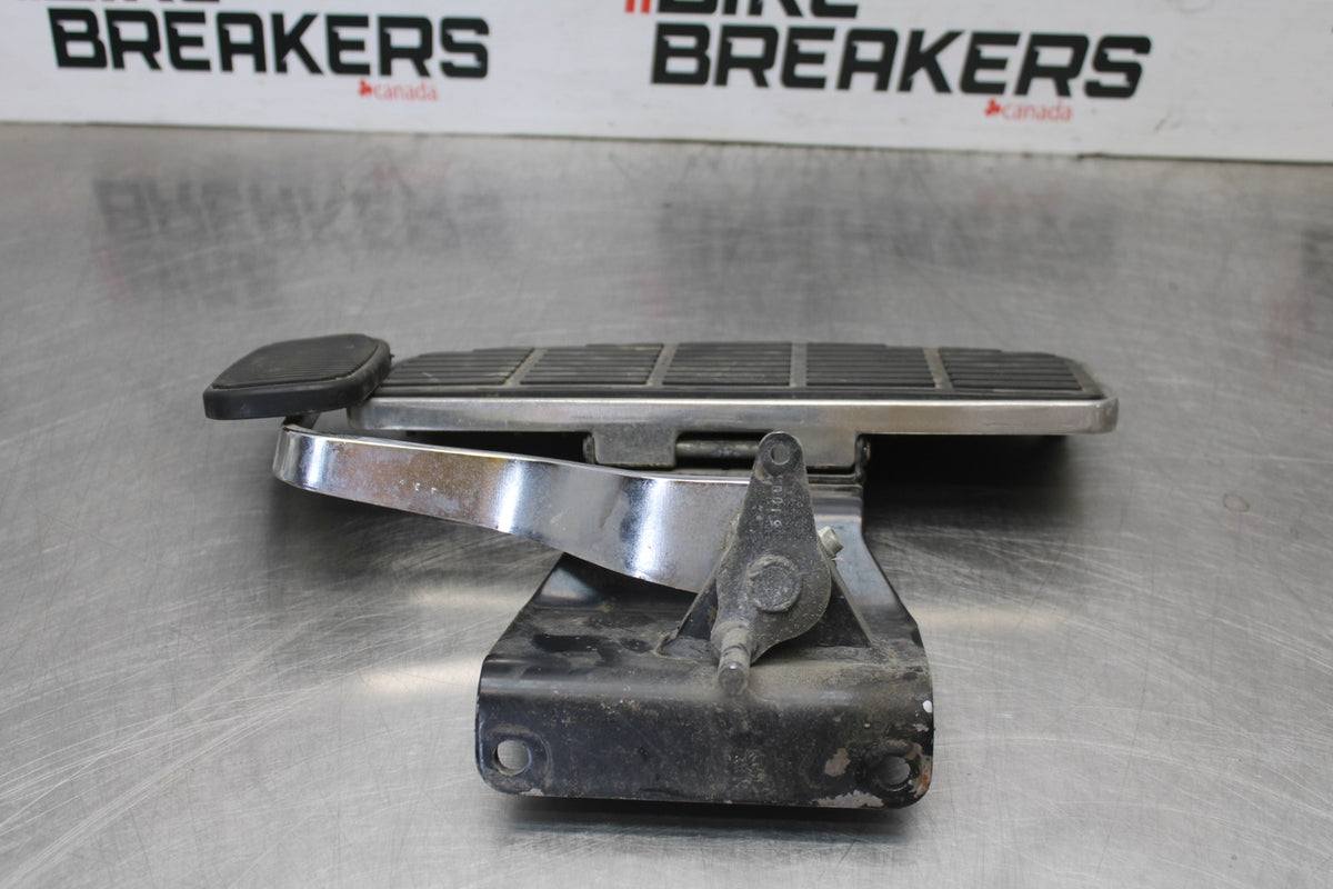 05-09 SUZUKI BOULEVARD C90 RIGHT FRONT FOOT REST PEG STEP BB918