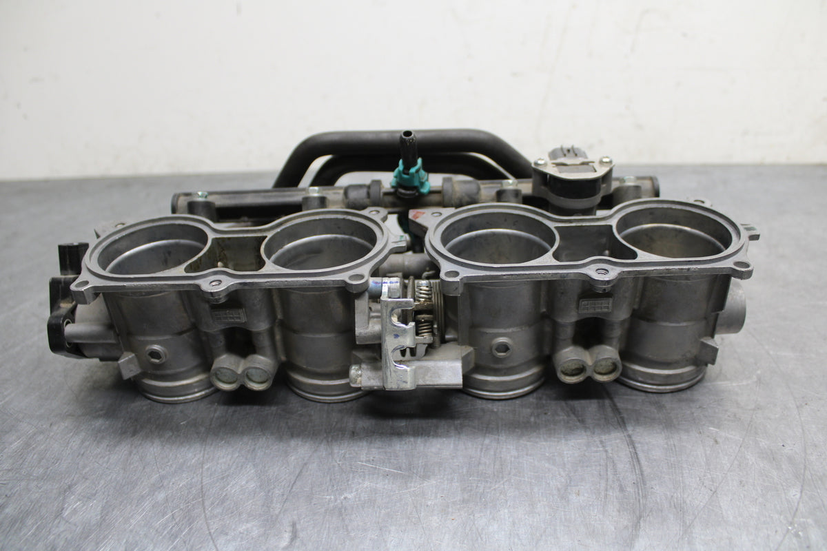 10-11 HONDA CBR1000RR MAIN FUEL INJECTORS / THROTTLE BODIES BB128