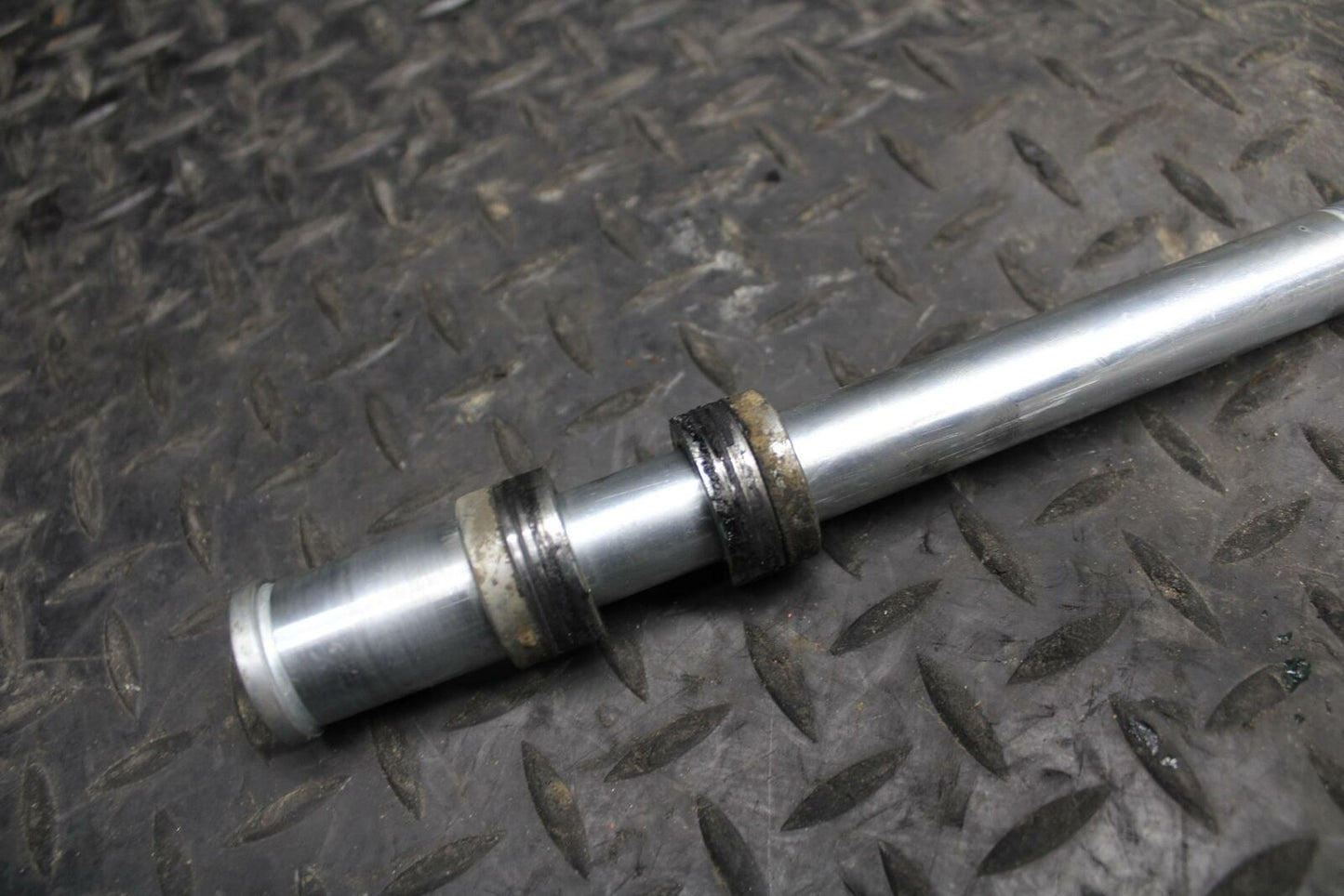 12-17 KAWASAKI NINJA 650 FRONT WHEEL RIM AXLE PIVOT BOLT 41068-0059 BB211