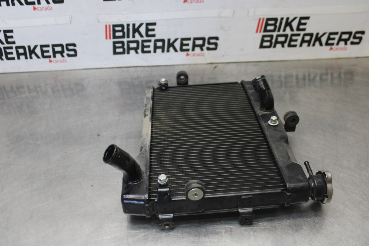 23-24 YAMAHA MT-07 ENGINE RADIATOR MOTOR COOLER COOLING RADIATER BB927