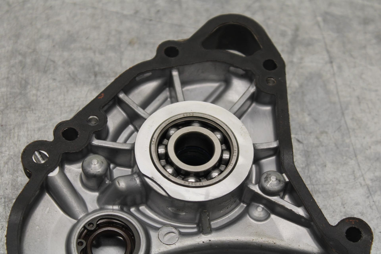 13 KTM 350 SXF ENGINE INNER MOTOR CLUTCH COVER BB104