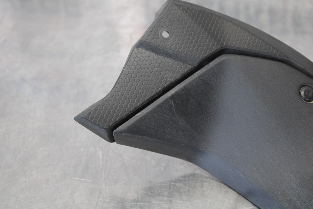 21-23 KAWASAKI NINJA ZX6R RIGHT FRONT DUCT COVER PANEL COWL BB179