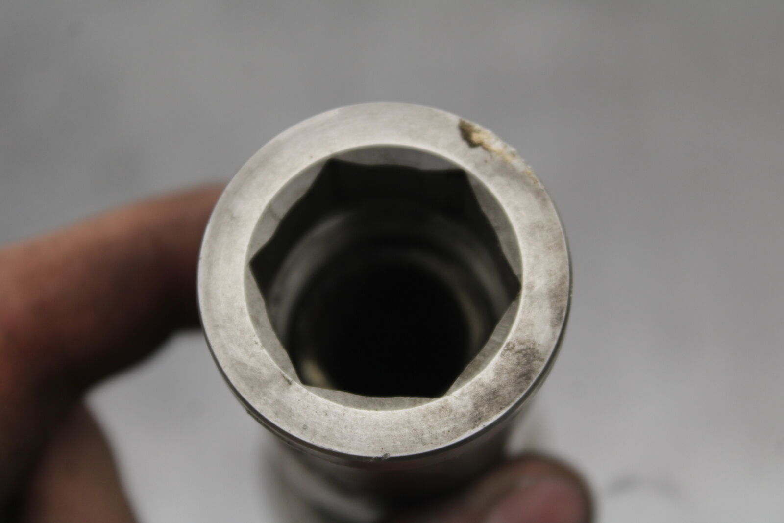 09-12 KAWASAKI NINJA ZX6R FRONT WHEEL RIM AXLE PIVOT BOLT 41068-0034 BB698