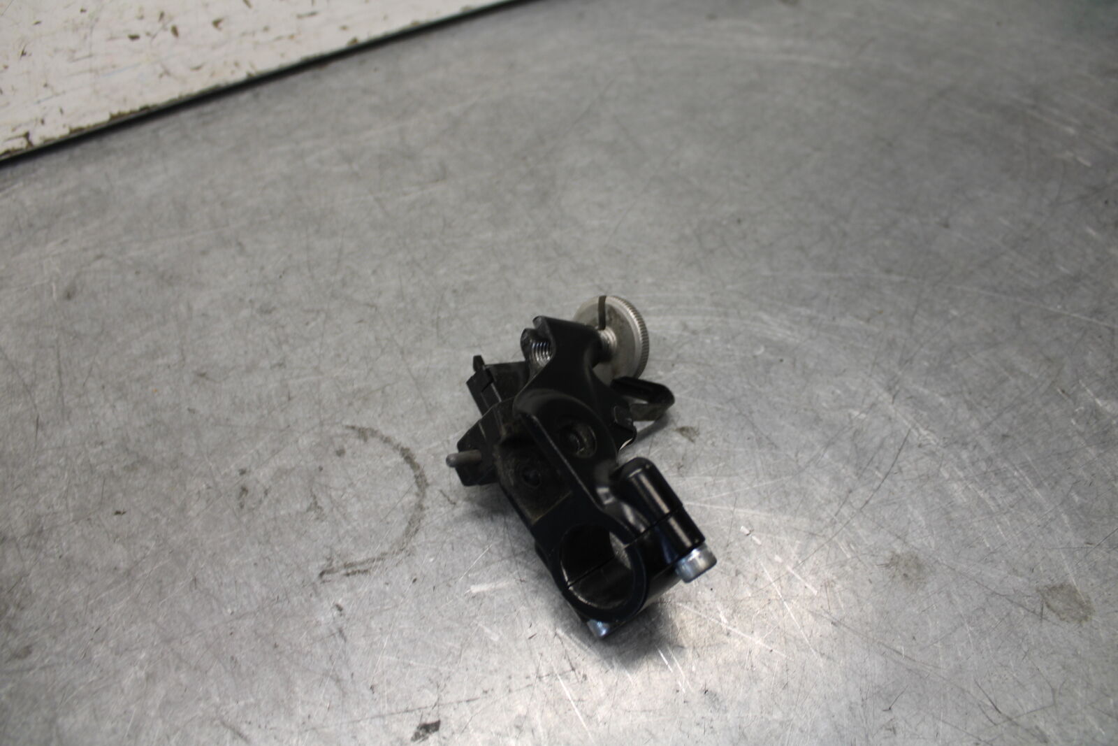 13-18 KAWASAKI NINJA ZX6R CLUTCH LEVER PERCH MOUNT BRACKET BB682