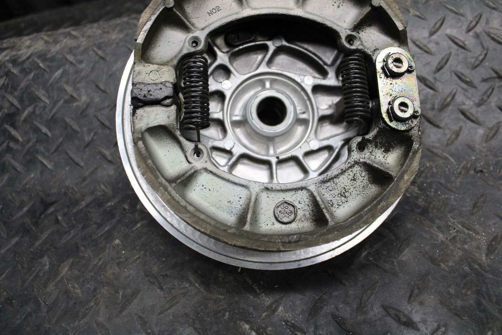 03-05 HONDA SHADOW CLASSIC 750 REAR BACK BRAKE HUB BB229