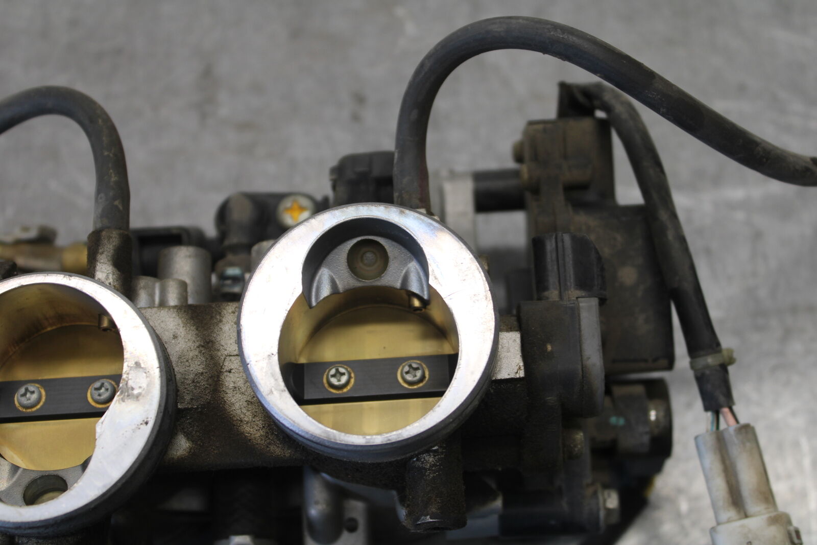 05-09 SUZUKI BOULEVARD C90 THROTTLE BODY BODIES BB692