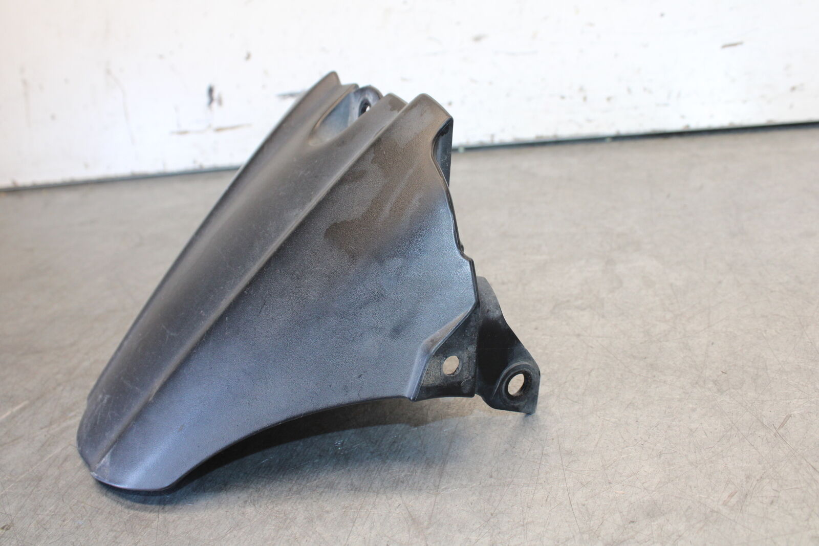 05-06 SUZUKI GSXR1000 REAR BACK WHEEL TIRE HUGGER FENDER 63114-41G00-291 BB663