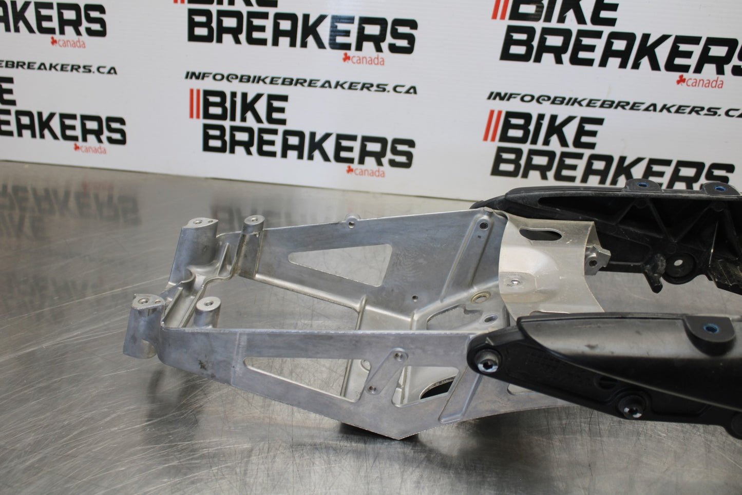 06-07 SUZUKI GSXR 600 REAR SUBFRAME BACK SUB FRAME BB170