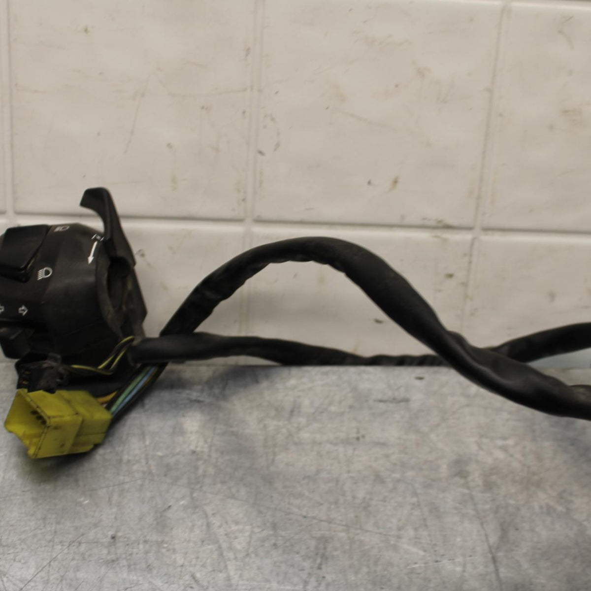 1999 Suzuki GSXR600 LEFT CLIP ON HANDLE HORN SIGNALS SWITCH  BB580