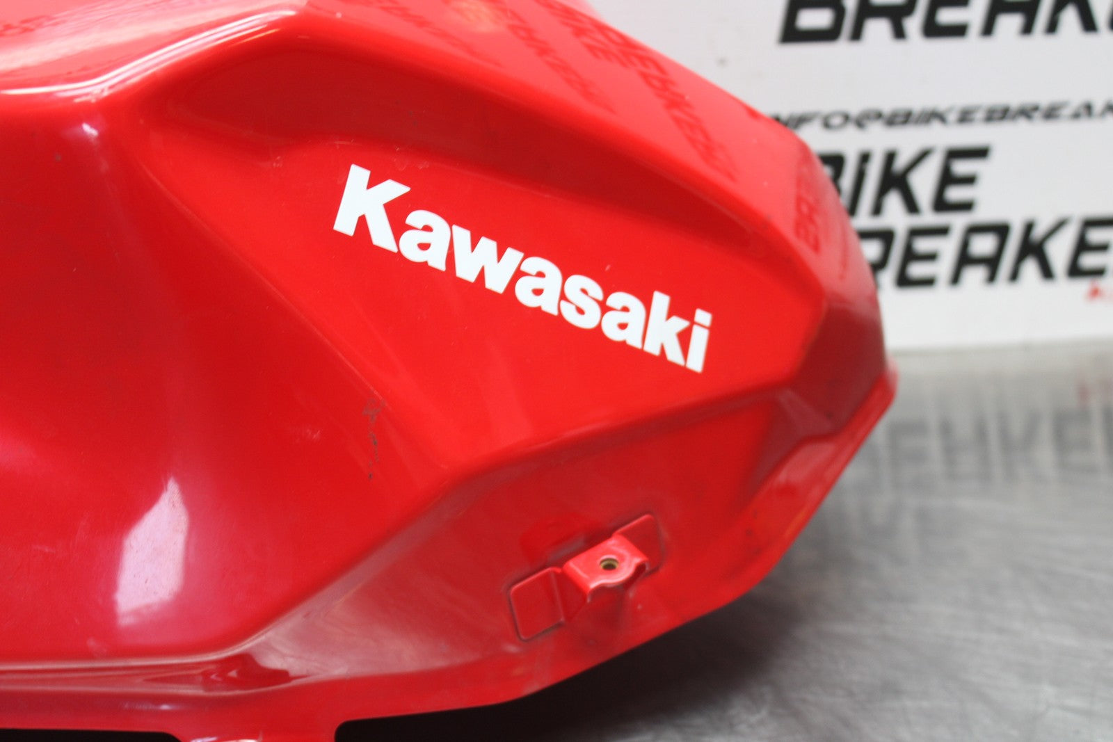 18-23 KAWASAKI NINJA 400 EX400 ABS GAS TANK FUEL CELL PETROL RESERVOIR BB177