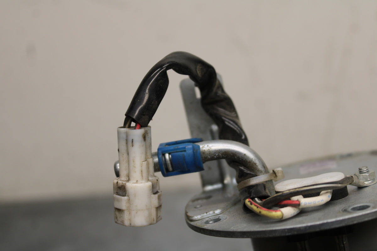 09-11 SUZUKI GSXR1000 FUEL PUMP GAS PETROL SENDER UNIT BB125