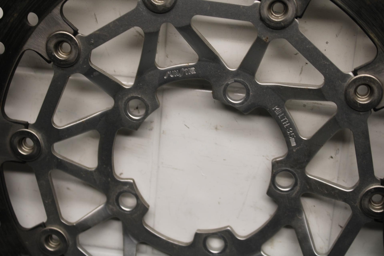 2009 Triumph Daytona 675 FRONT LEFT RIGHT BRAKE ROTORS DISCS T2021040 BB584