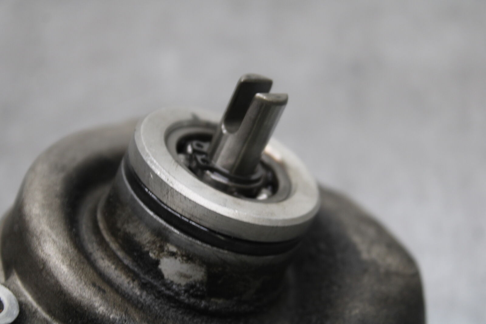 06 YAMAHA YZF R6 ENGINE WATER COOLANT PUMP  BB716