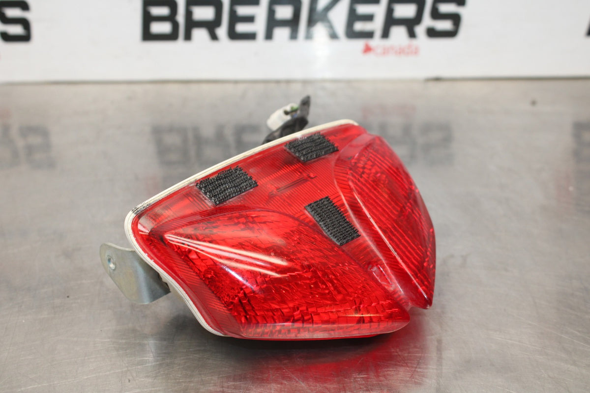 08-10 SUZUKI GSXR 600 REAR TAIL TAILLIGHT BACK BRAKE LIGHT BB835