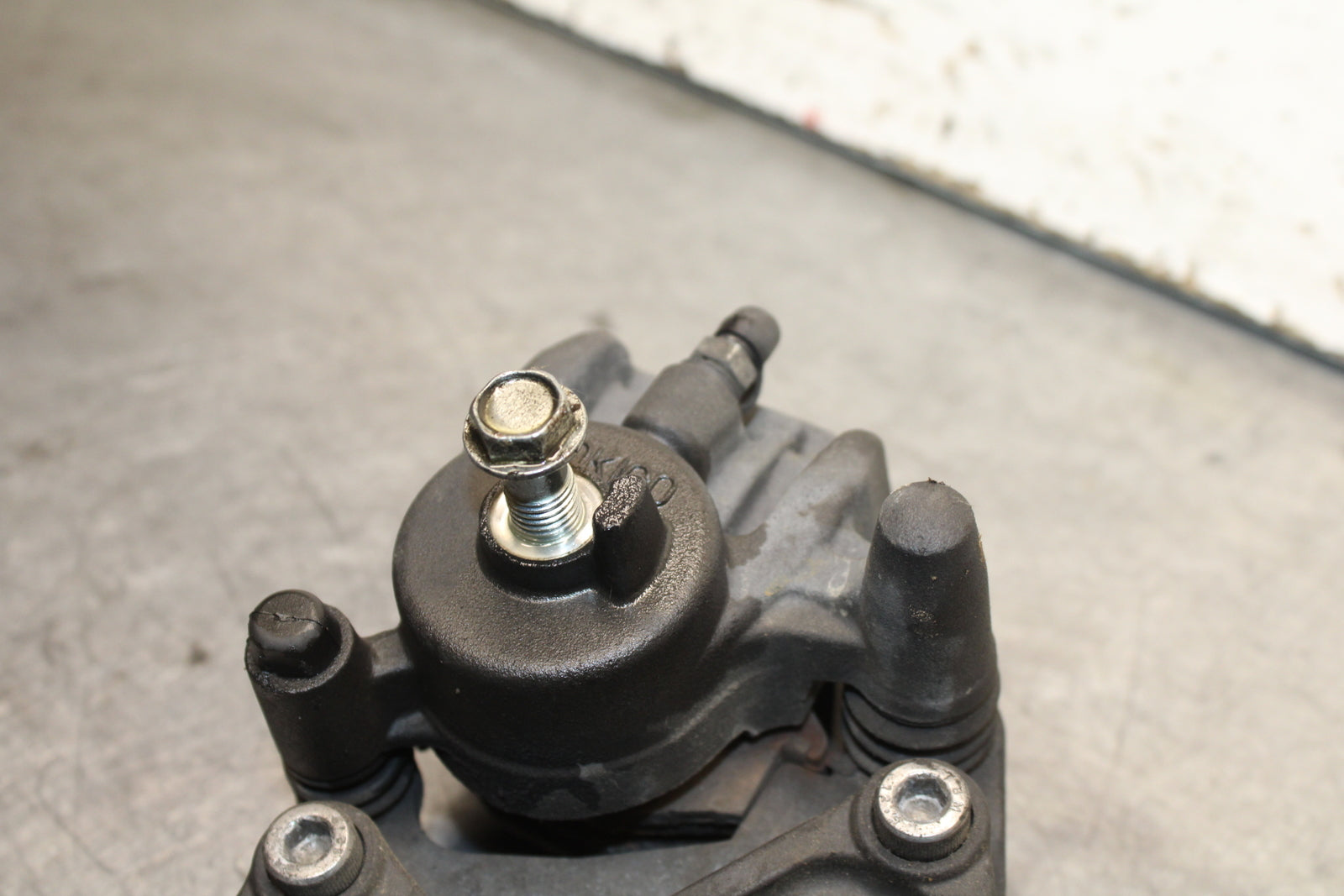 14-15 KAWASAKI NINJA 650 EX650F ABS REAR BRAKE CALIPER W MOUNT BRACKET BB741