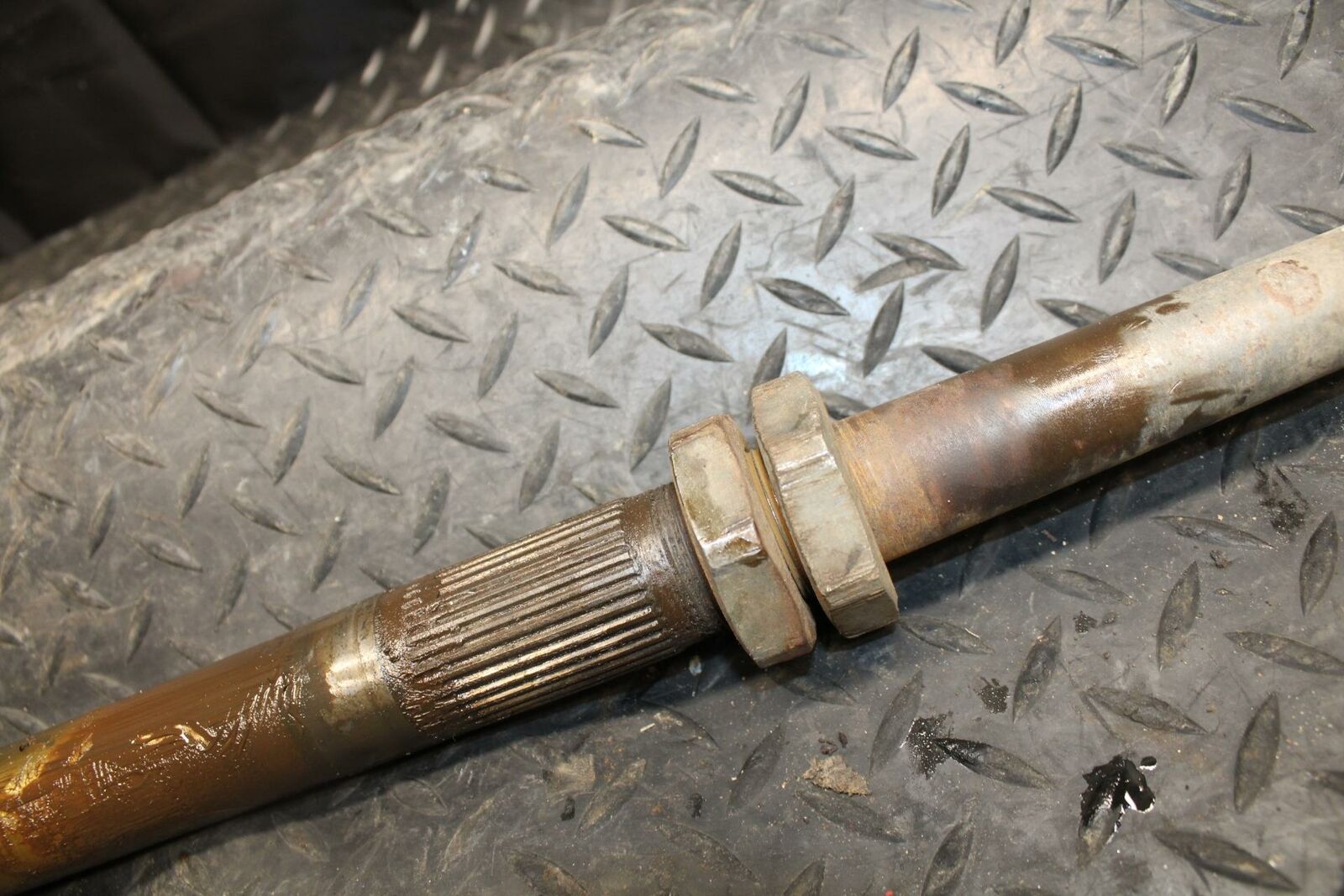 2004 Yamaha Banshee 350 YFZ350 REAR AXLE BACK WHEEL PIVOT BOLT AXEL SHAFT BB232