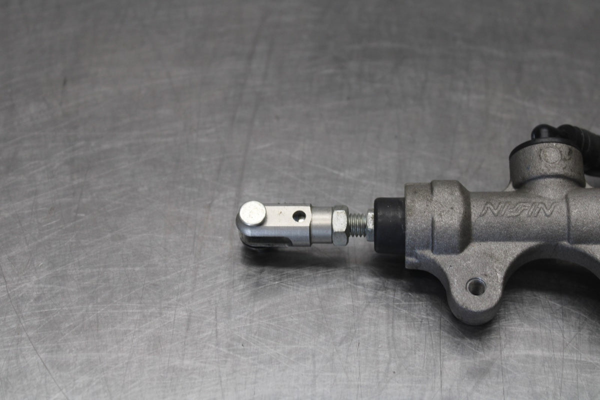 08-16 YAMAHA YZF R6 REAR BACK BRAKE MASTER CYLINDER W RESERVOIR BB929