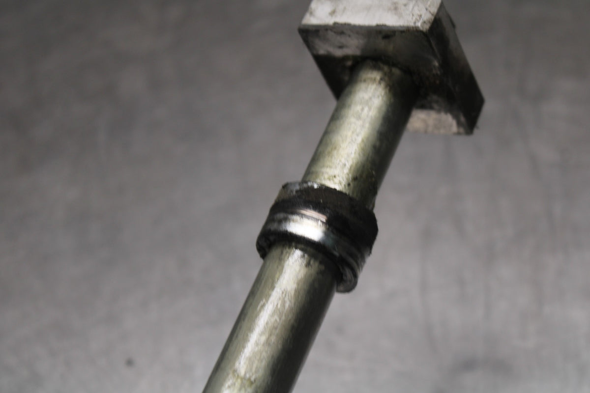 23 KAWASAKI Z900RS REAR AXLE BACK WHEEL RIM PIVOT BOLT AXEL BB935
