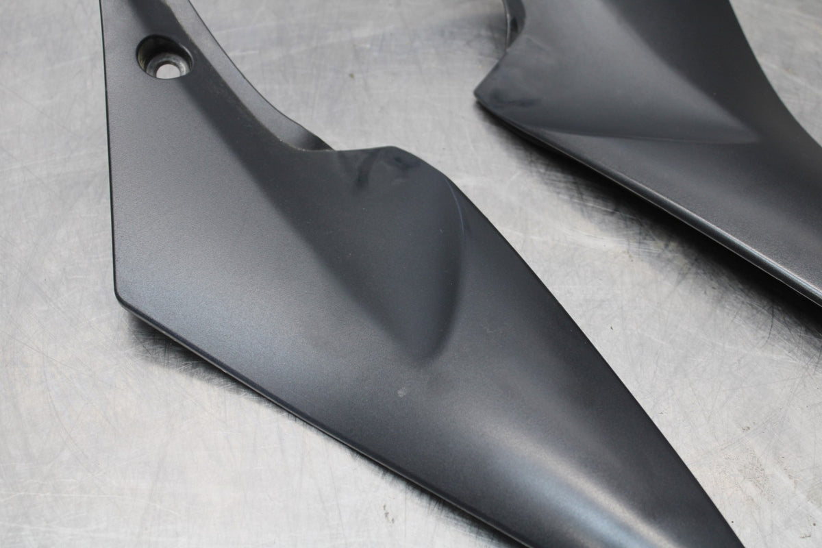 06-07 SUZUKI GSXR 600 RIGHT LEFT FRONT SIDE SEAT PANELS TRIMS COWLS BB178