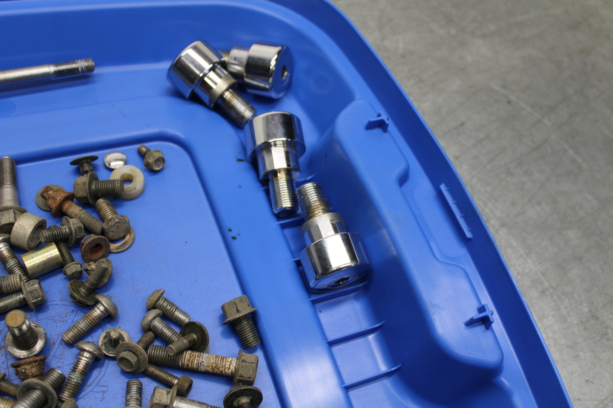 02-03 YAMAHA V STAR 1100 MOUNTING BOLTS HARDWARE MOTOR SCREWS BB124