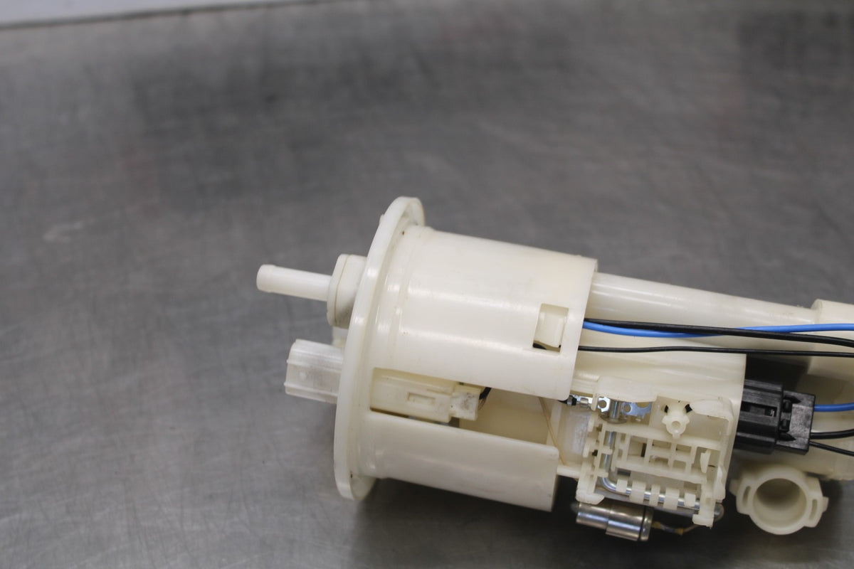 03 YAMAHA YZF R1 FUEL PUMP GAS PETROL SENDER UNIT BB895