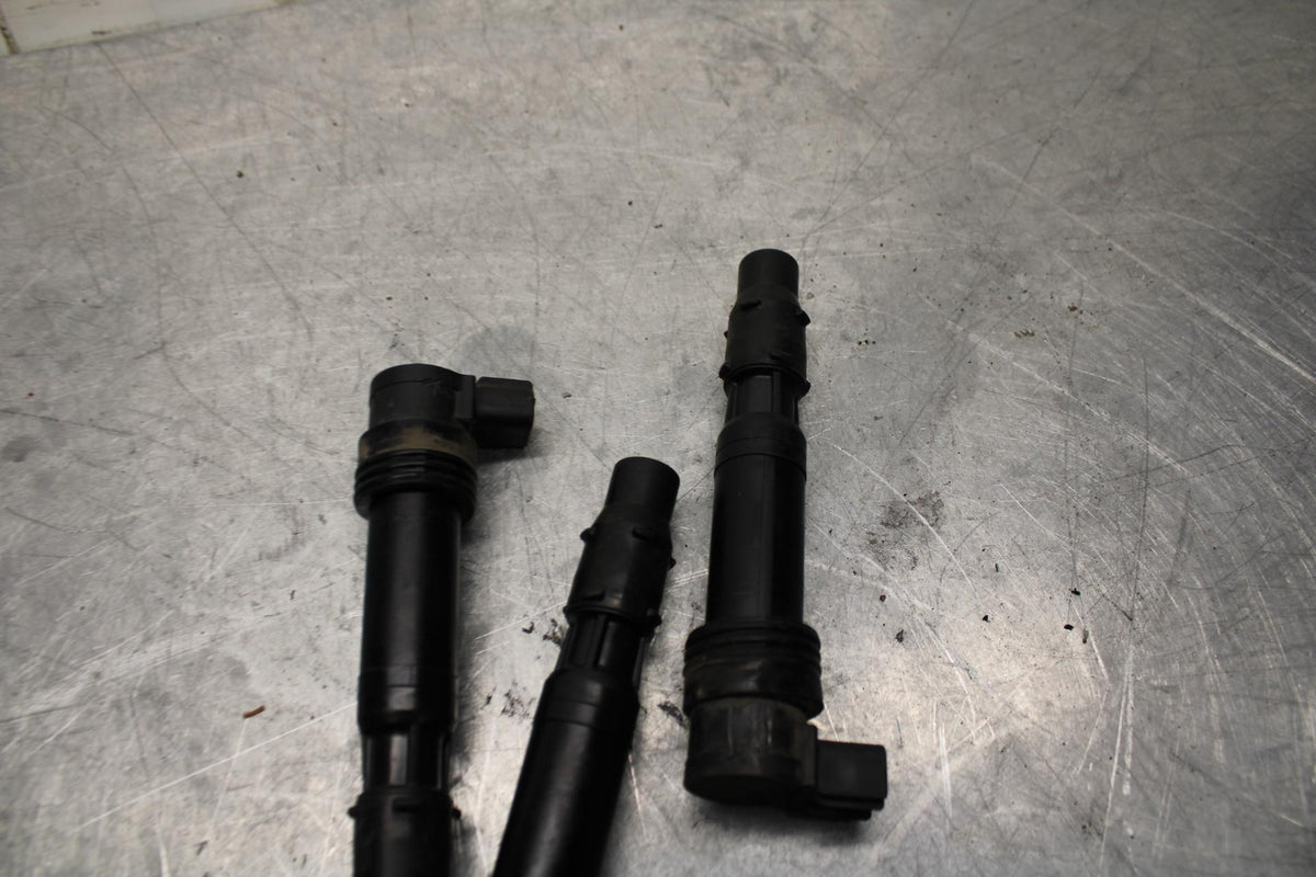 14-15 TRIUMPH STREET TRIPLE R IGNITION COILS COIL SPARK PLUG CAPS BB441