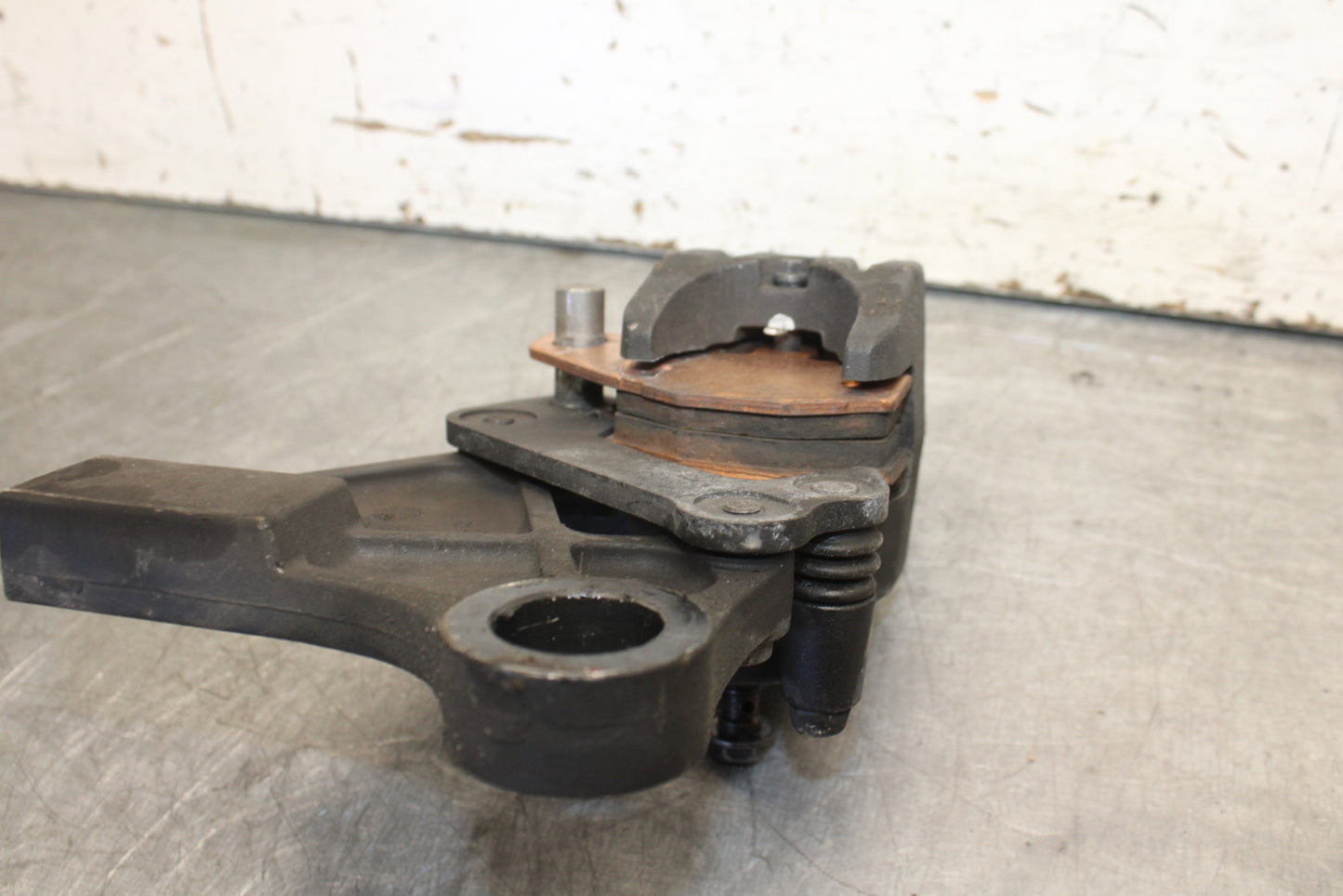 09-12 KAWASAKI NINJA ZX6R REAR BACK BRAKE CALIPER W MOUNT BRACKET BB698