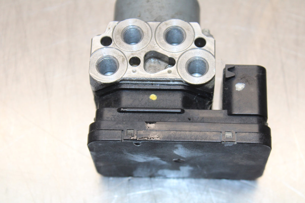 24-25 KAWASAKI NINJA ZX4R ABS PUMP UNIT MODULE BB174