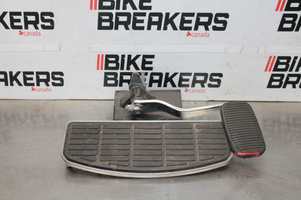 05-09 SUZUKI BOULEVARD C90 RIGHT FRONT FOOT REST PEG STEP BB918