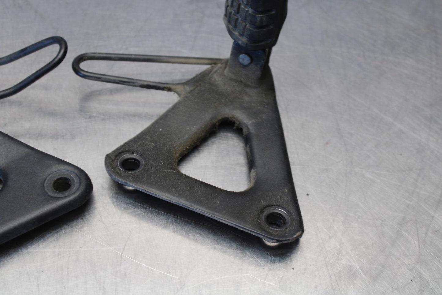 08-18 KAWASAKI KLR650 REAR BACK PASSENGER PEG SET PAIR BB183