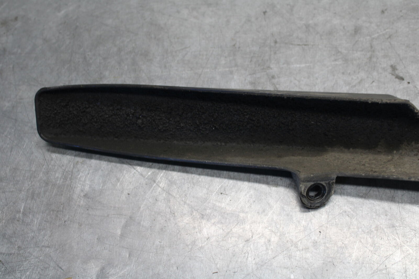 05-06 HONDA CBR600RR REAR DRIVE CHAIN GUARD COVER SHIELD 40510-MEE-010  BB689