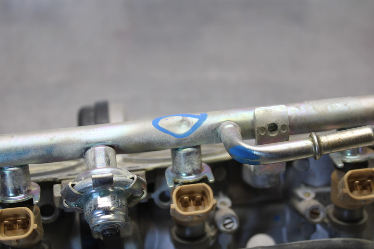 03-04 HONDA CBR600RR MAIN FUEL INJECTORS / THROTTLE BODIES BB661