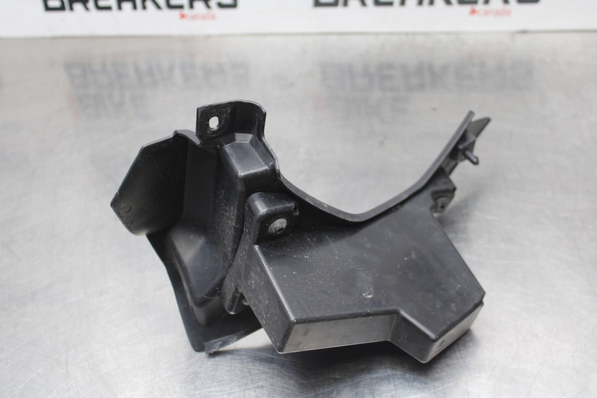 18 YAMAHA YZF R1  RIGHT FRONT UPPER FAIRING COWL PLASTIC BB838
