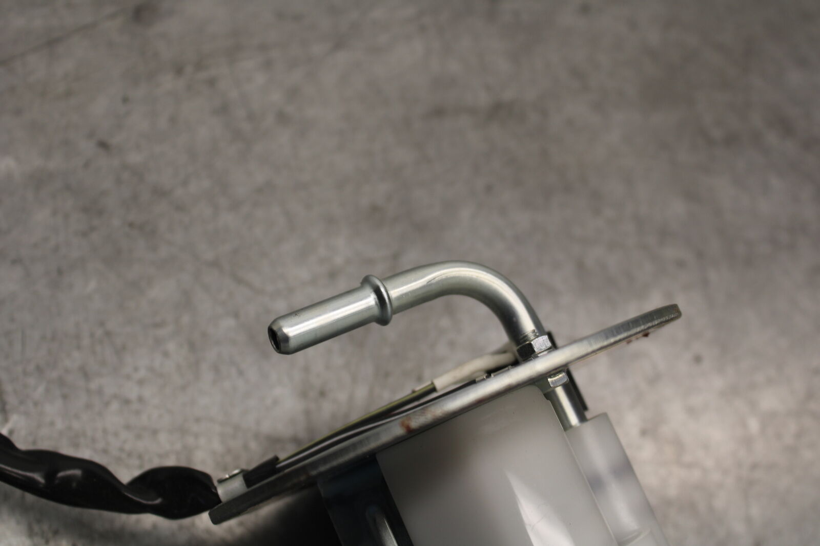 18-23 KAWASAKI NINJA 400 FUEL PUMP GAS PETROL SENDER UNIT BB660