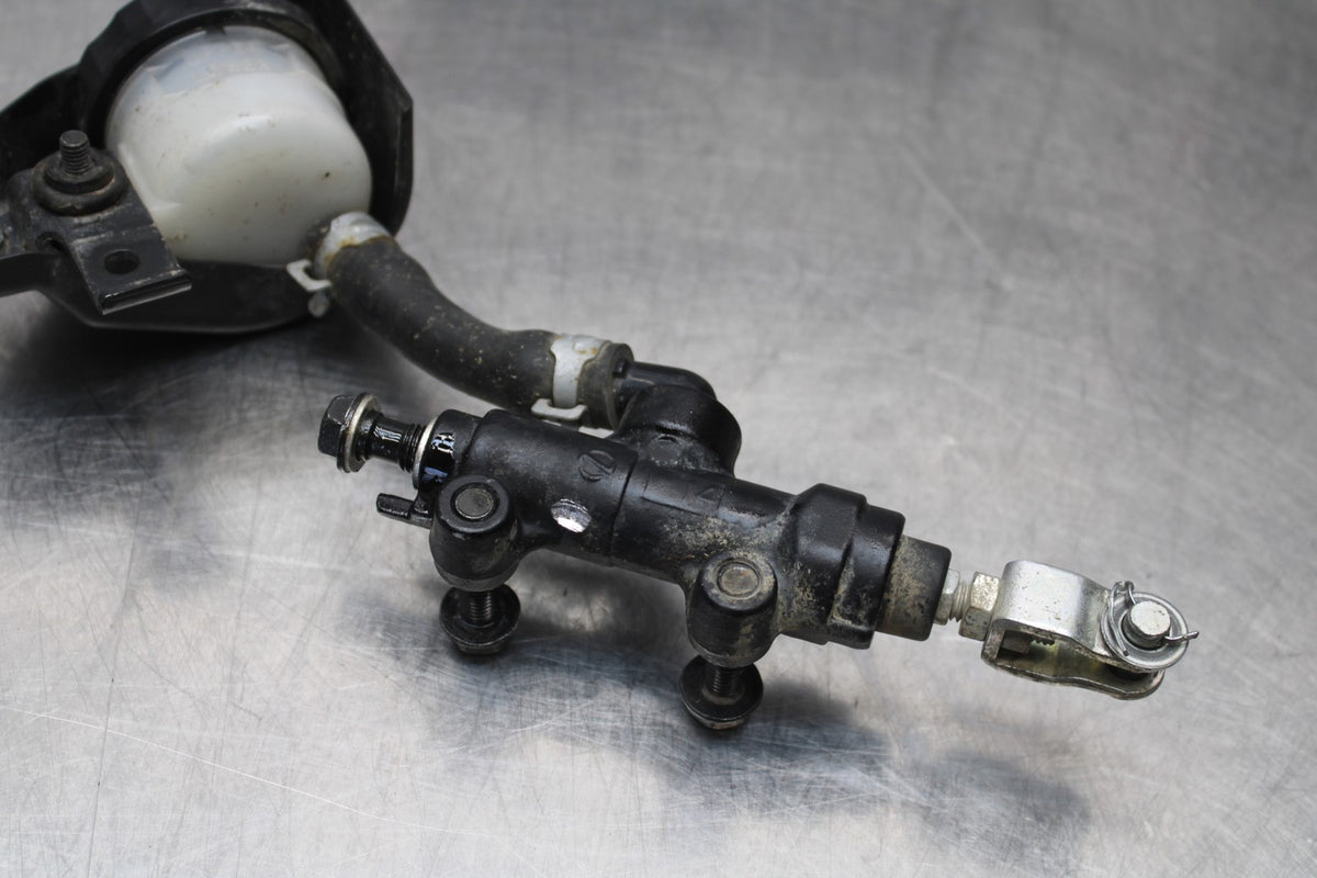 08 KAWASAKI VULCAN 900 REAR BACK BRAKE MASTER CYLINDER W RESERVOIR BB184