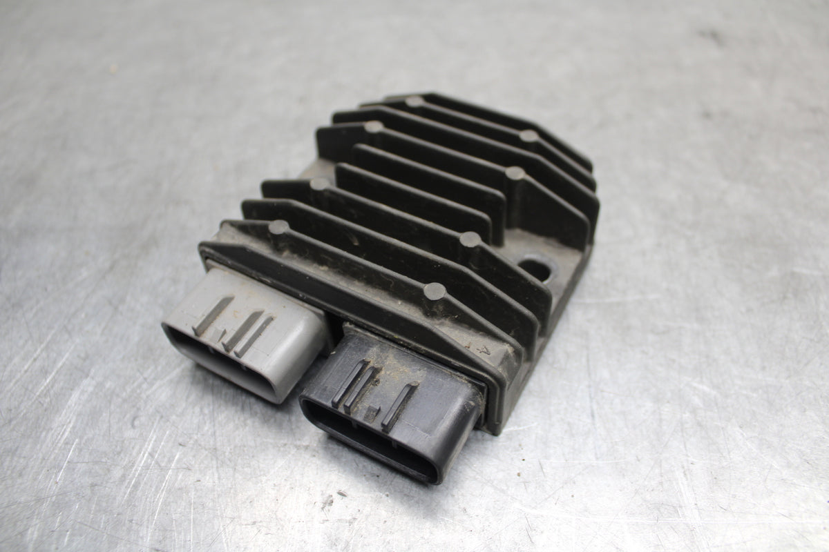07-08 YAMAHA YZF R1 RECTIFIER VOLTAGE REGULATOR  BB675