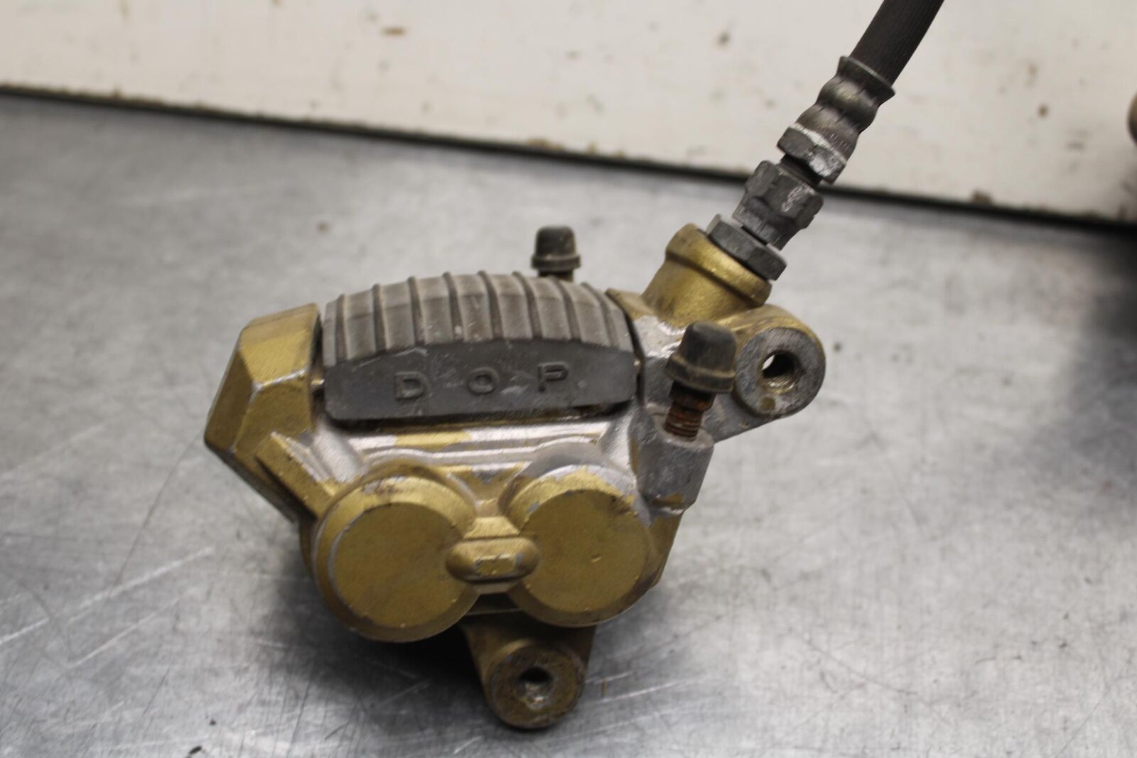 1988 Suzuki Katana 600 GSX600F  FRONT BRAKE CALIPER SET PAIR CALIPERS BB94