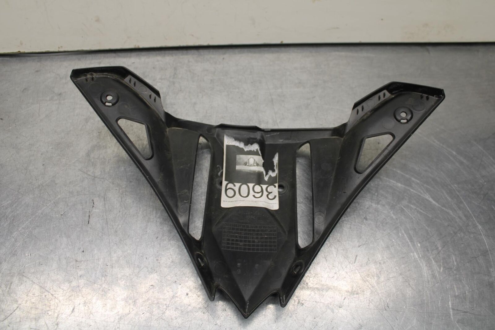 17-20 KAWASAKI NINJA 650 EX650 ABS FRONT CENTER COWL FAIRING BB88