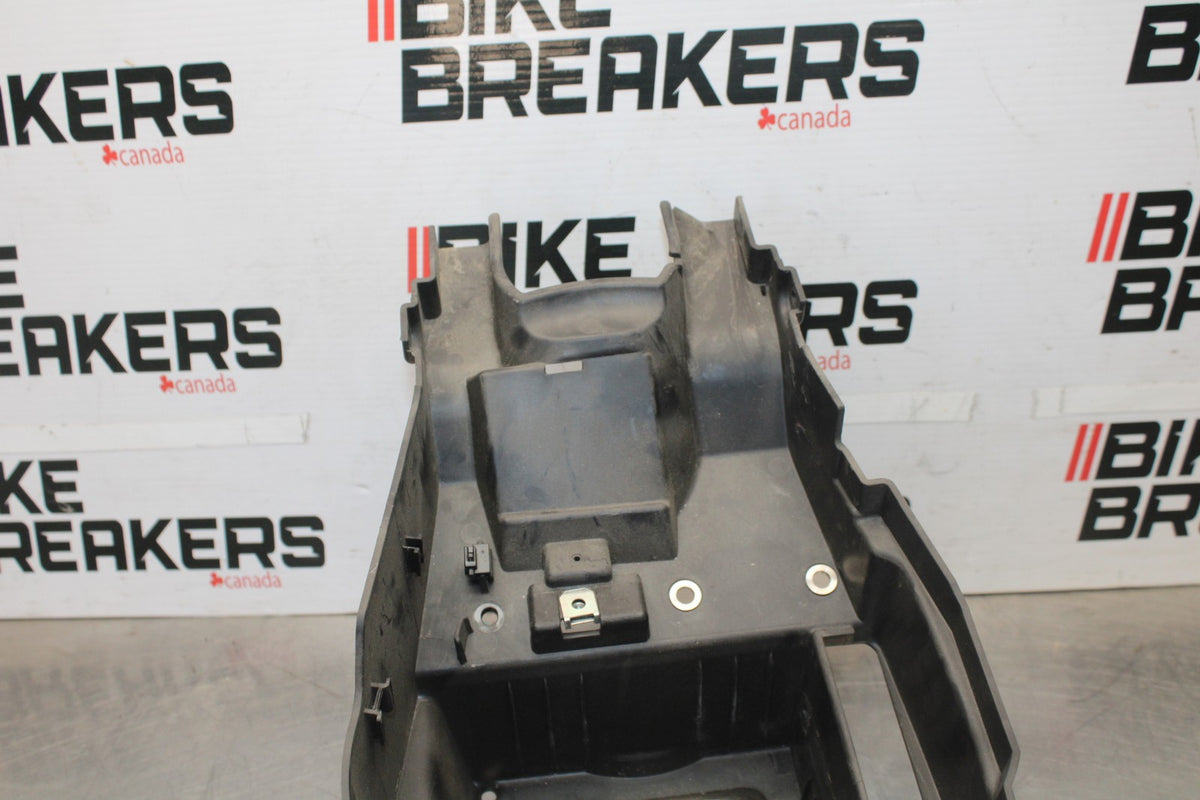 20-23 BMW F900R REAR BACK TAIL UNDERTAIL BATTERY TRAY PLASTIC BB923
